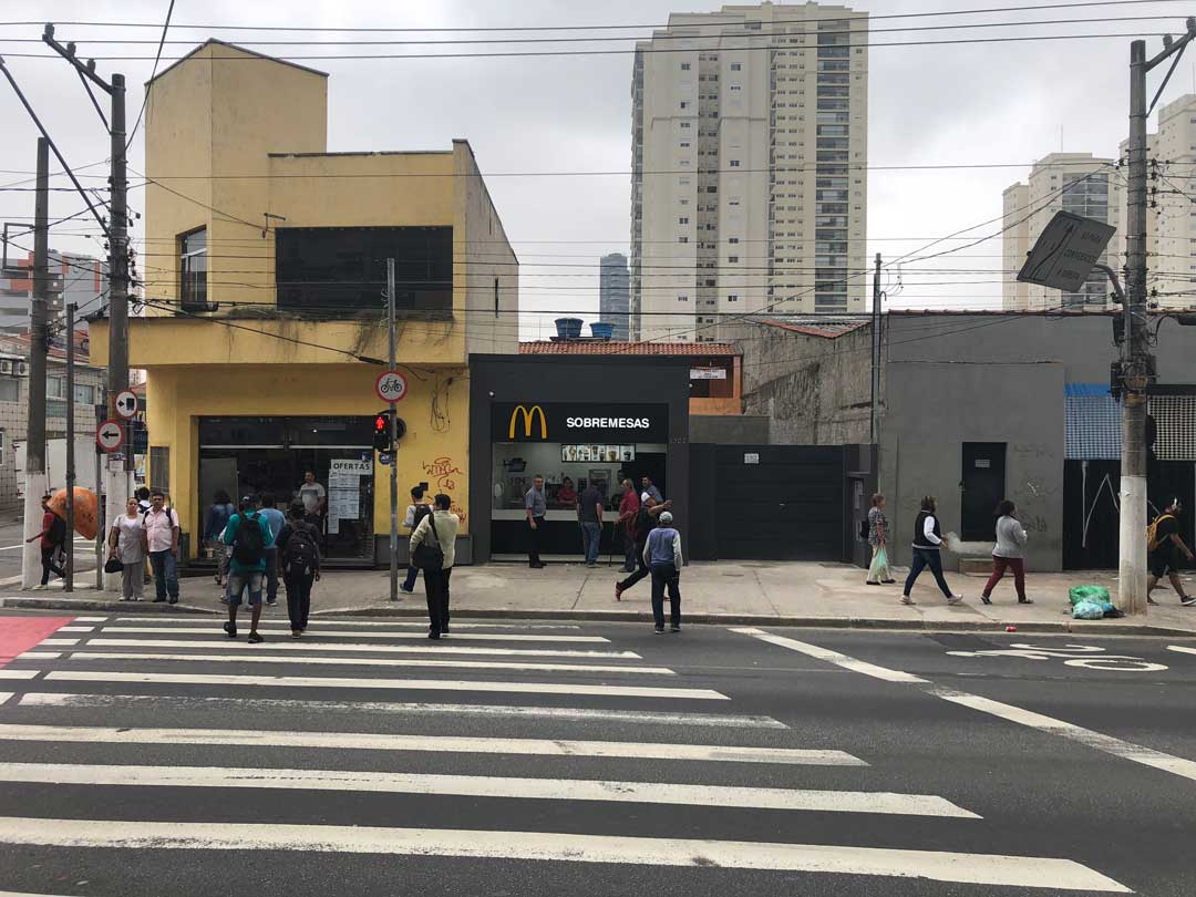 MC_DONALD_S_Av_ANHAIA_MELLO_14